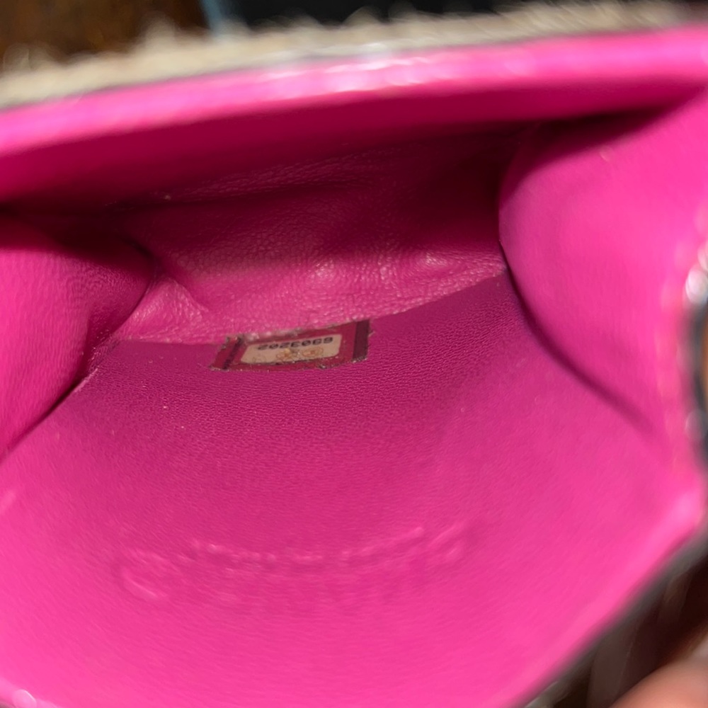 Chanel. AUTHENTIC Chanel box too.Gold hardware. Mini.Crossbody Earbud. Damage. - Picture 7 of 7